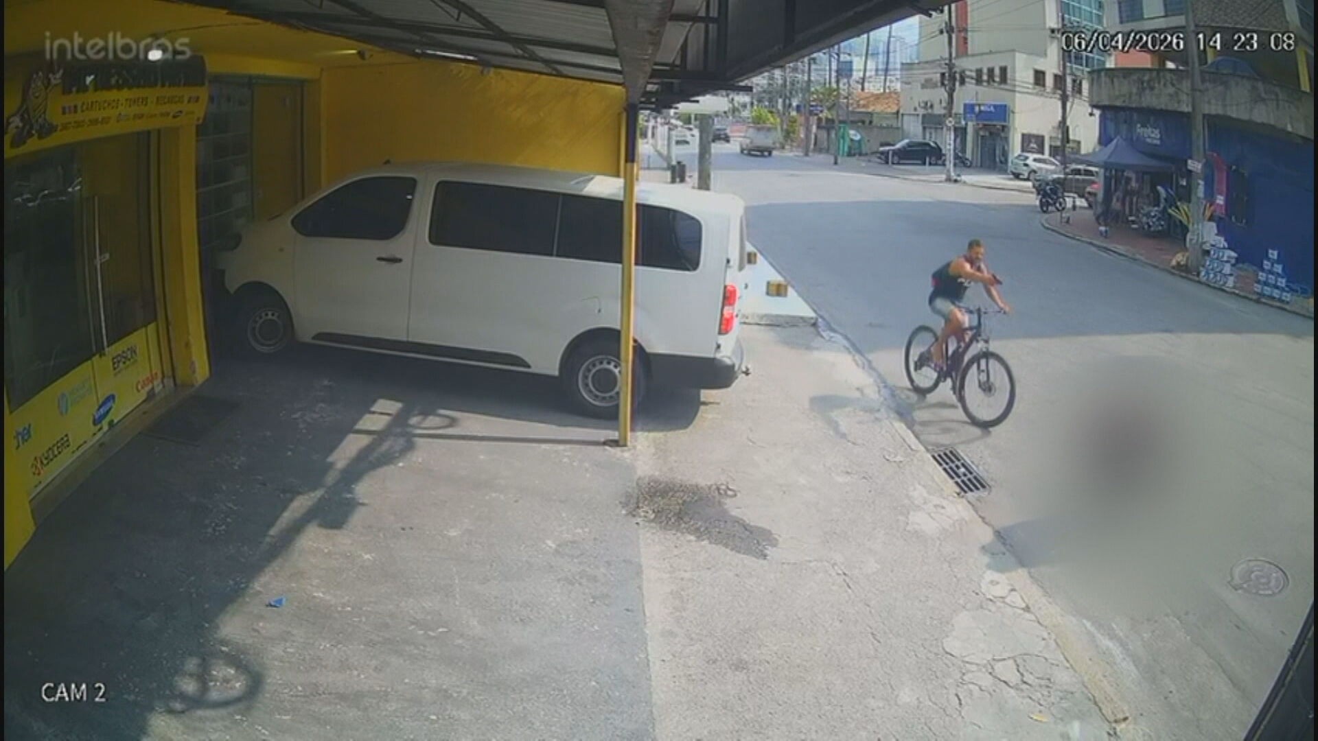 Homem em situação de rua é baleado 5 vezes por atirador de bicicleta
