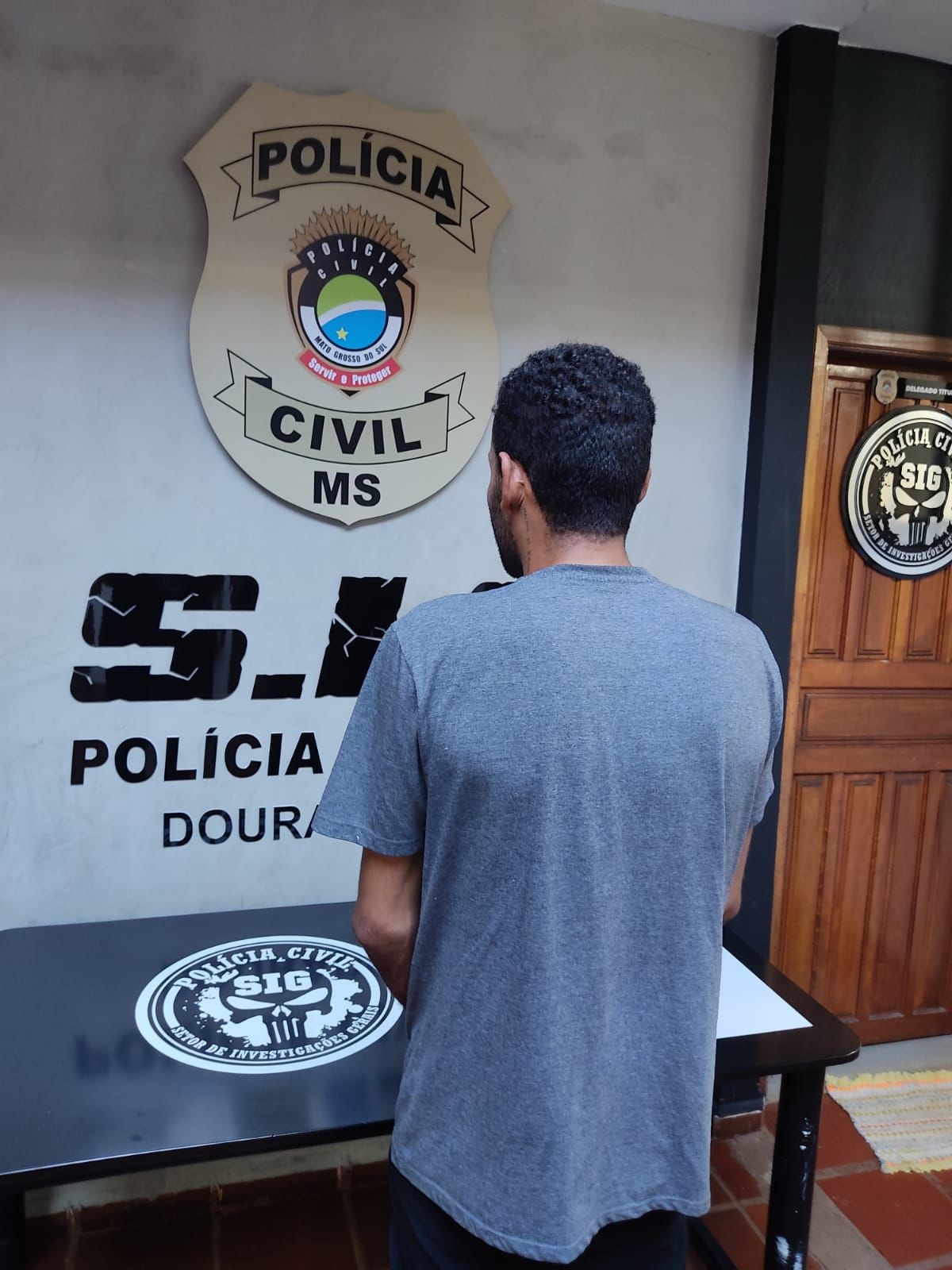 Suspeito é preso por matar homem a facadas após discussão em boate no interior de MS