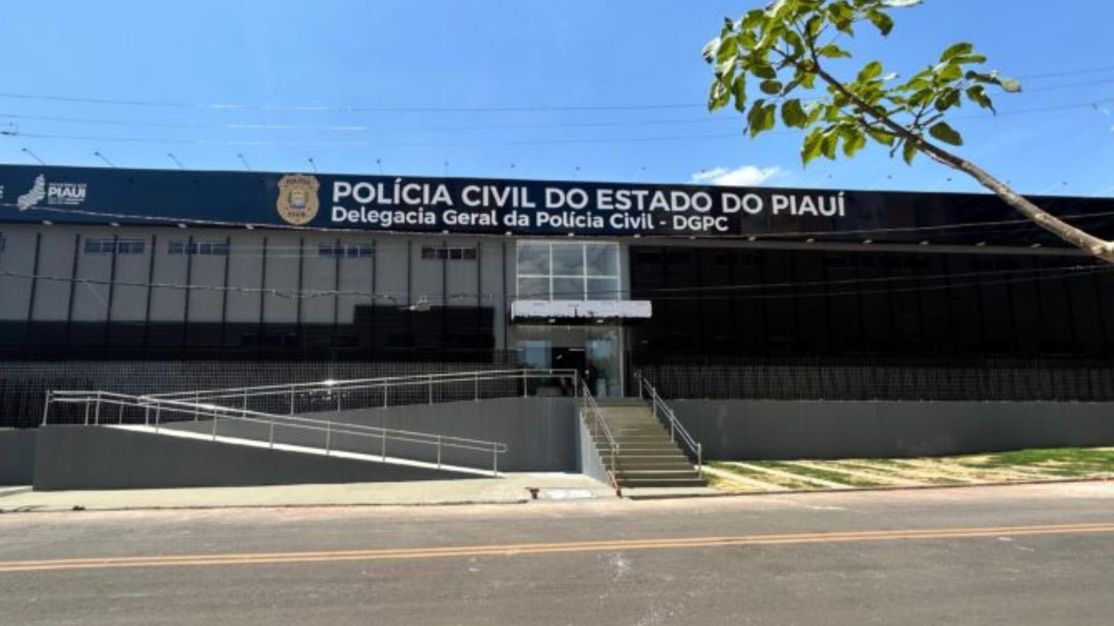 Servidora é encontrada desacordada dentro da Delegacia‑Geral e polícia apura crime no PI; terceirizado é preso