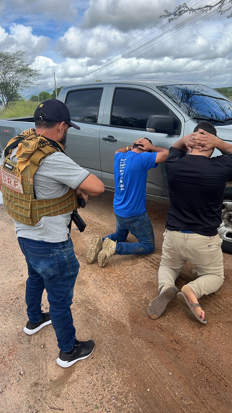 Trio é preso em Campina Grande suspeito de roubar caminhão e fazer motorista de refém em Patos