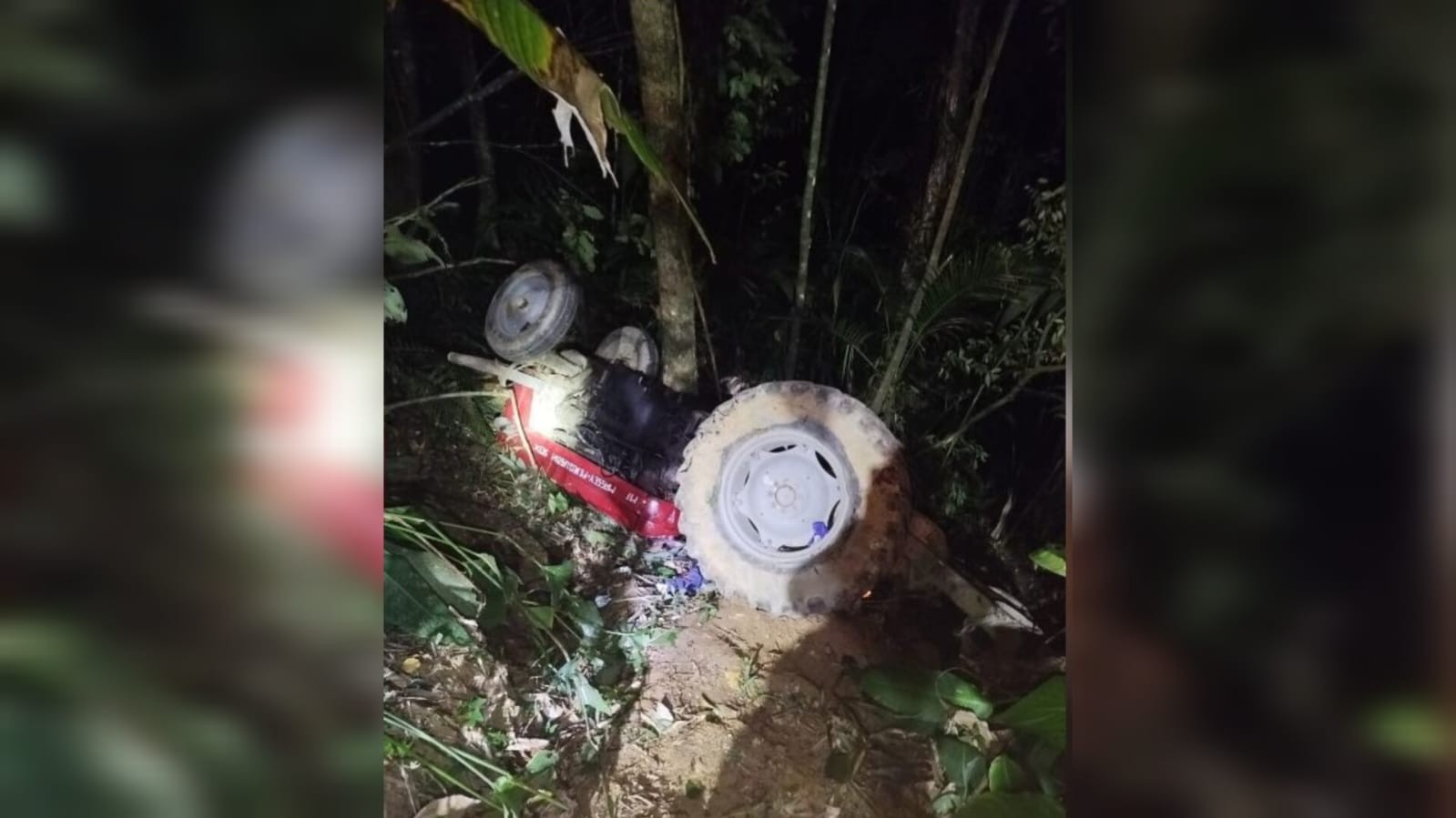Idoso passa 4 horas preso embaixo de trator e sobrevive ao ser resgatado em SC