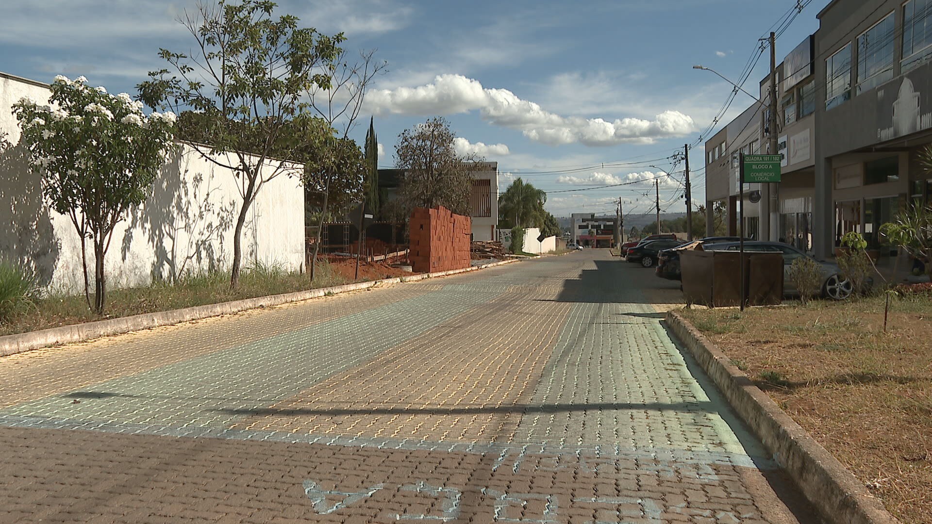 Moradores são multados após pintar rua para a Copa em condomínio no DF 