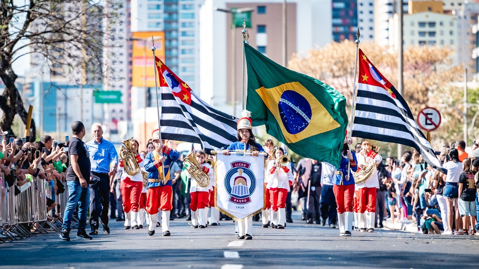 FOTOS: Desfile cívico de 7 de setembro reúne milhares de pessoas em ...