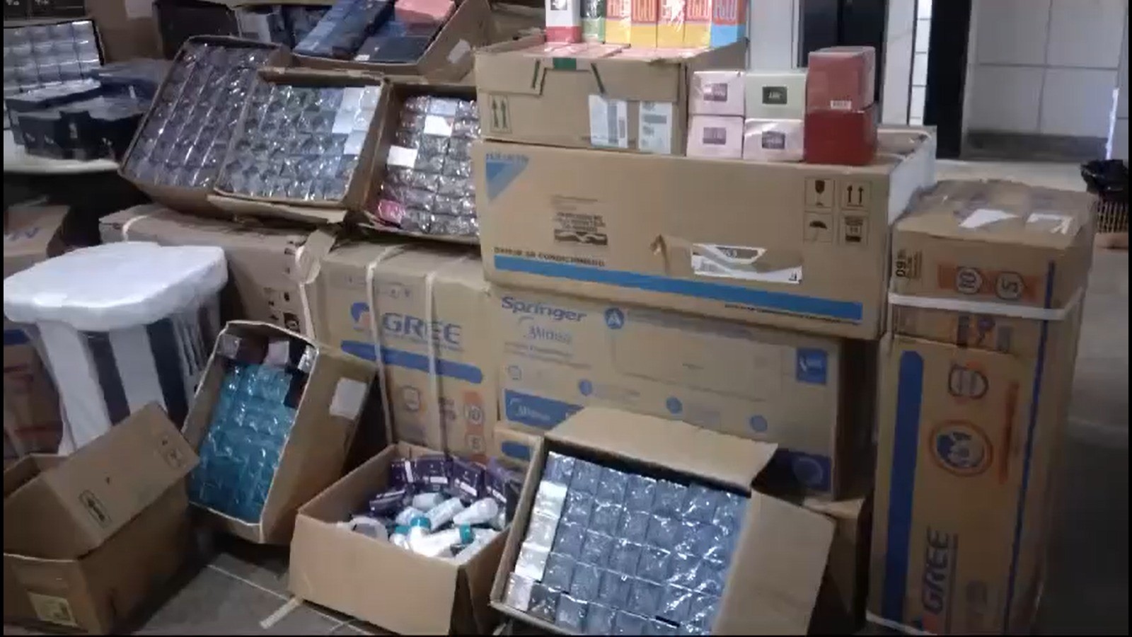 Produtos roubados de centro de distribuição na RMS são recuperados em Salvador