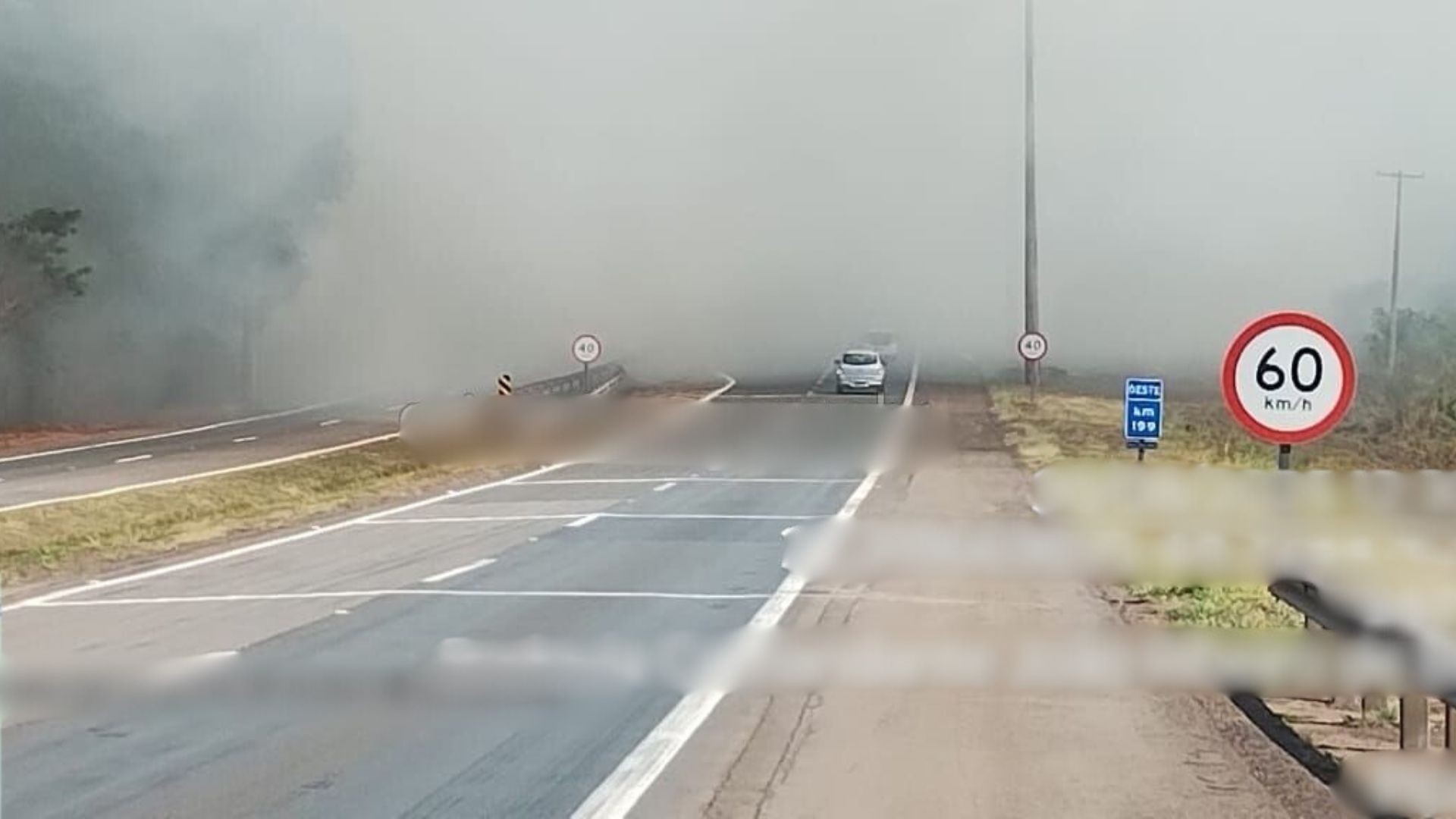 Incêndio interdita a SP-225 em Itapuí e mobiliza equipes de emergência