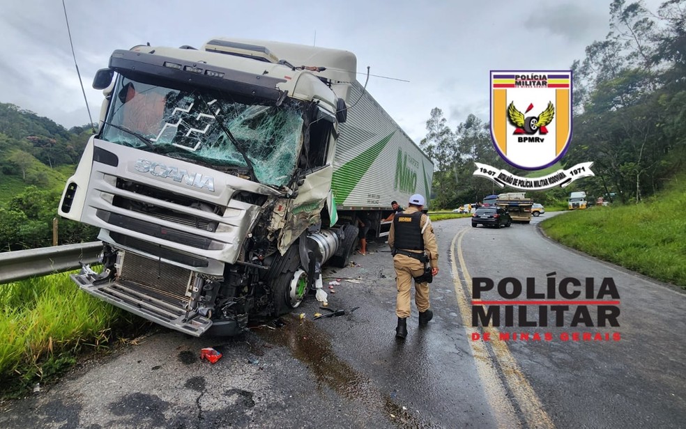 Batida entre três veículos deixa três feridos na MG-350, em Delfim Moreira, MG — Foto: Polícia Militar Rodoviária