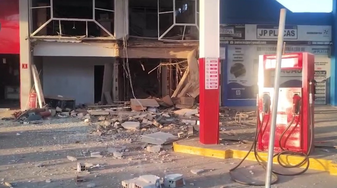Posto de combustíveis é alvo de explosão criminosa, em João Pessoa 