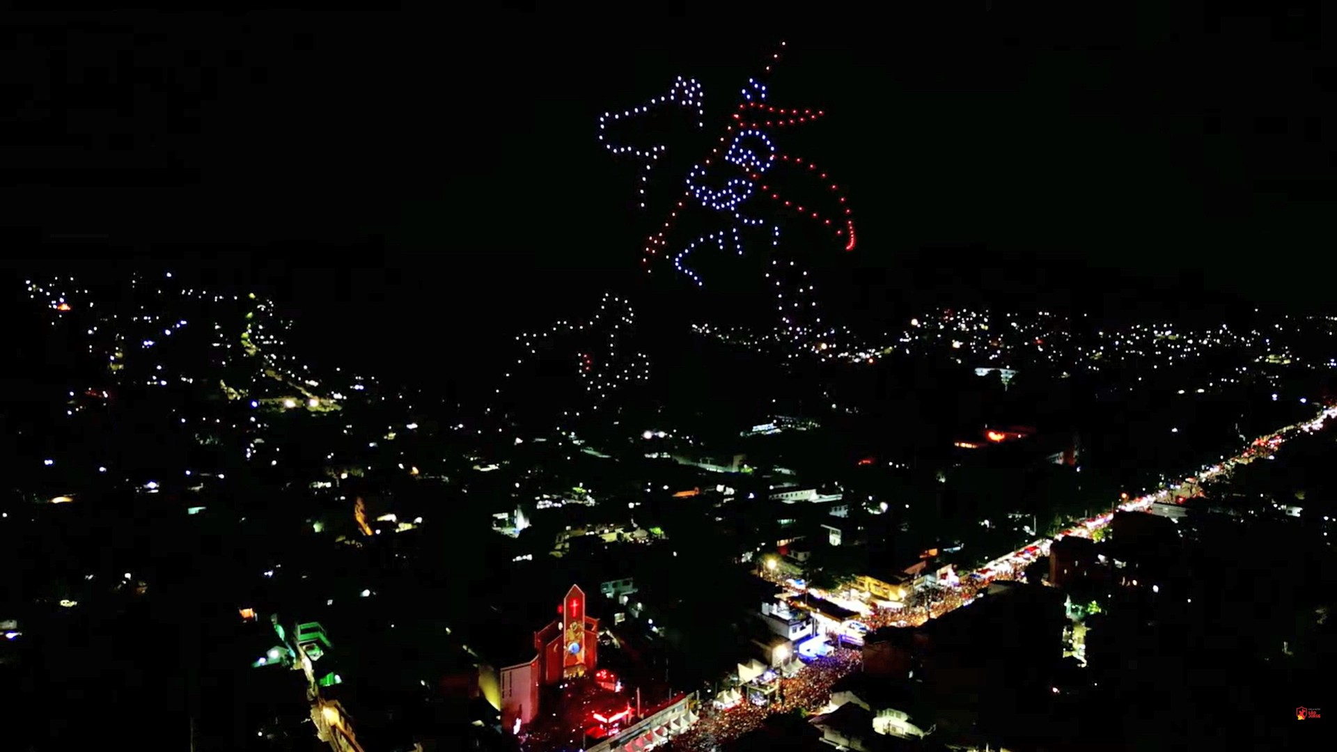 VÍDEO: na Alvorada de São Jorge, drones colorem o céu de Quintino, na Zona Norte do Rio