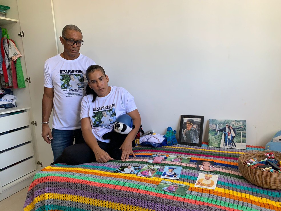 Pais de Davi cobraram respostas durante o período em que o filho esteve desaparecido  — Foto: Bélit Loiane/g1 BA