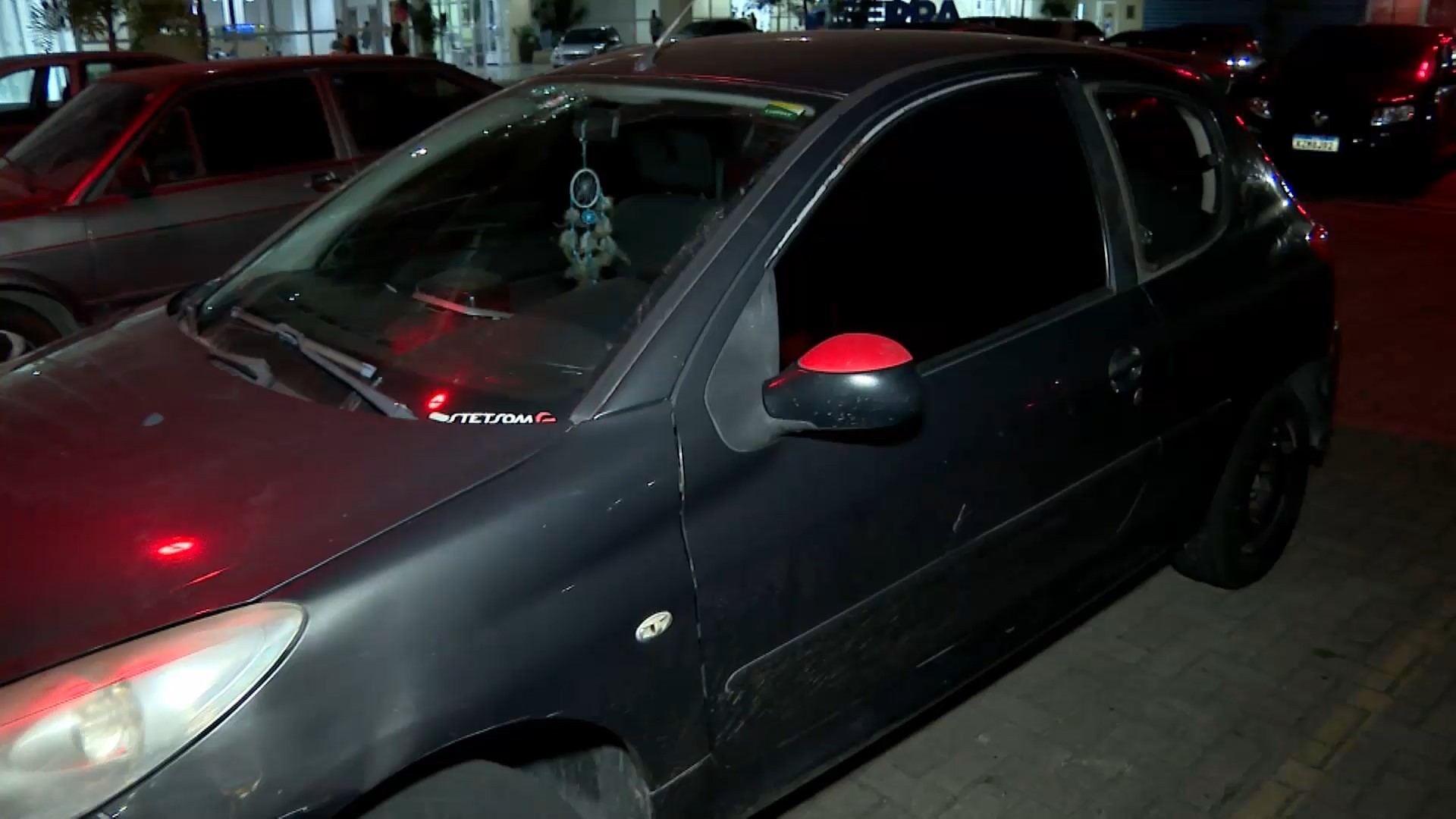 Criança morre baleada dentro de carro durante ataque a tiros na Serra