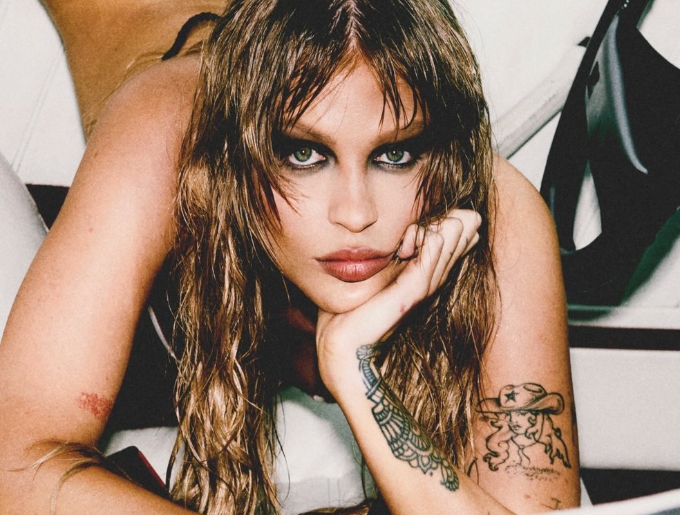 Luísa Sonza em foto promocional do disco 'Brutal Paraíso' — Foto: Divulgação