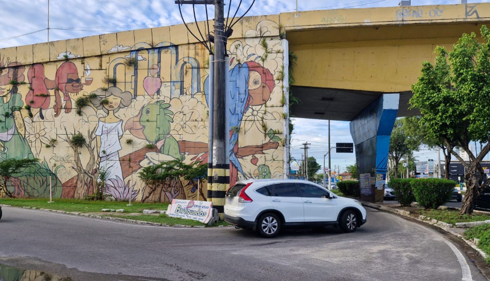 Trânsito é liberado na parte inferior do viaduto da Avenida Francisco Porto em Aracaju