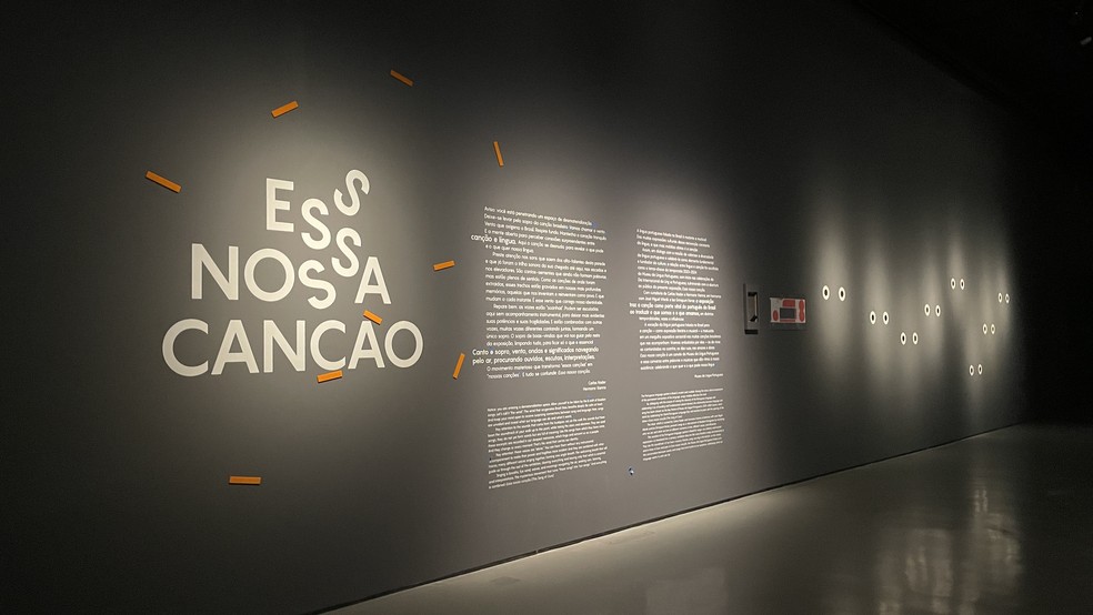 Exposi&ccedil;&atilde;o "Essa Nossa Can&ccedil;&atilde;o", no Museu da L&iacute;ngua Portuguesa &mdash; Foto: Renata Bitar/g1