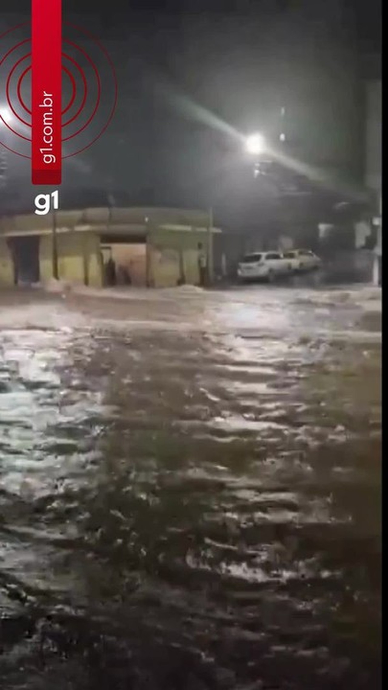 Motociclista morre após ser arrastado para córrego durante chuva em Piracicaba