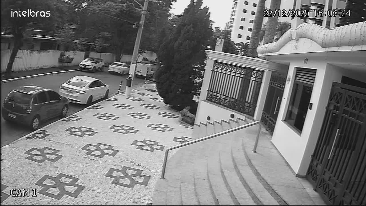 Vídeo: PM é baleado durante assalto na Vila Prudente, Zona Leste de SP