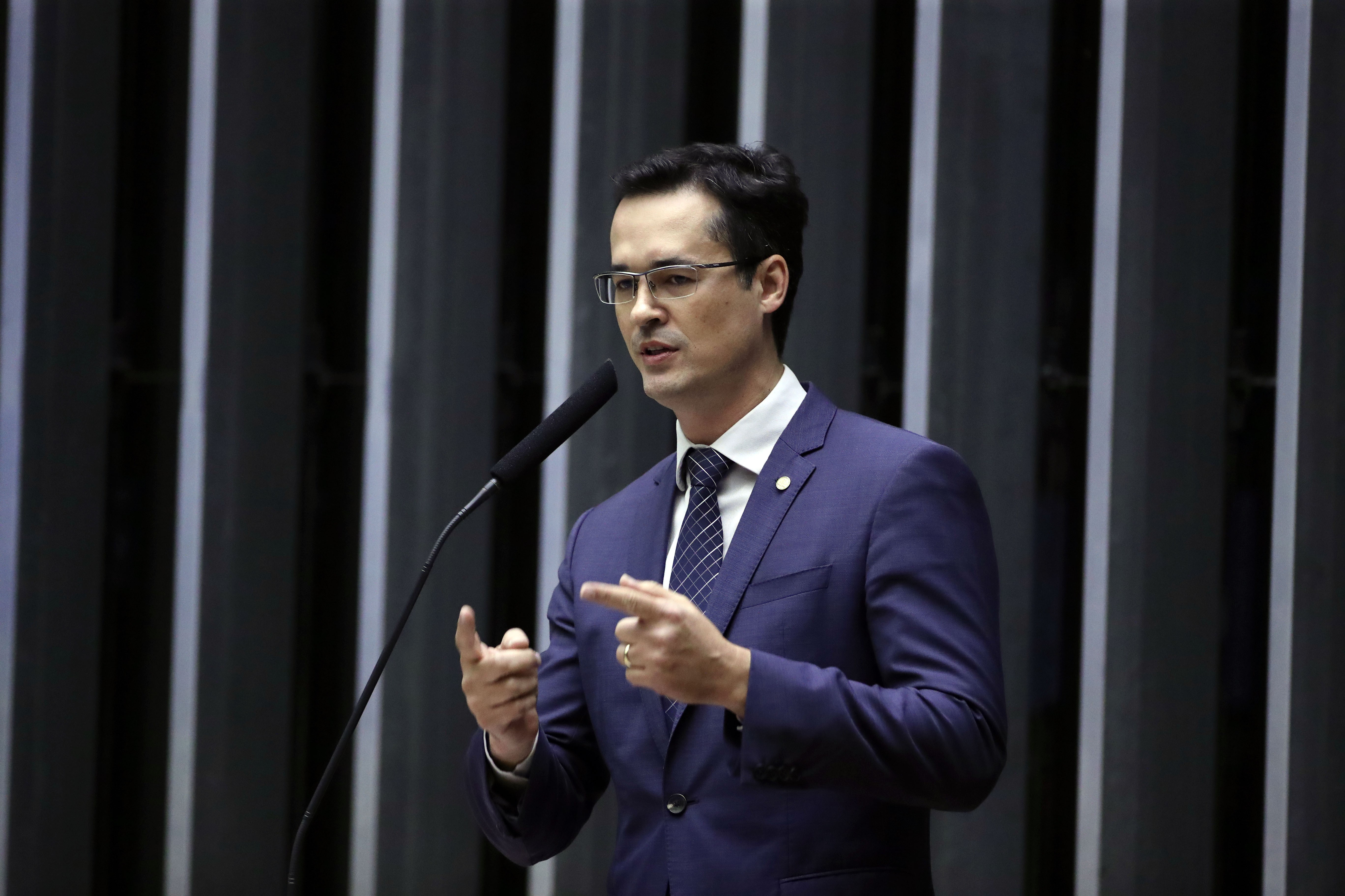 Novo lança candidatura de Deltan Dallagnol ao Senado pelo Paraná