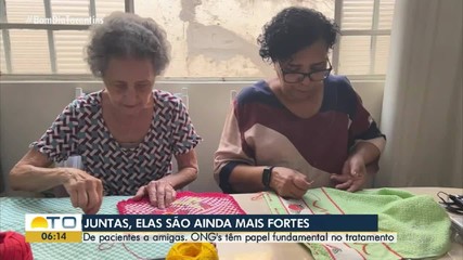 Mulheres e ONG ajudam pacientes com câncer de mama através de serviços
