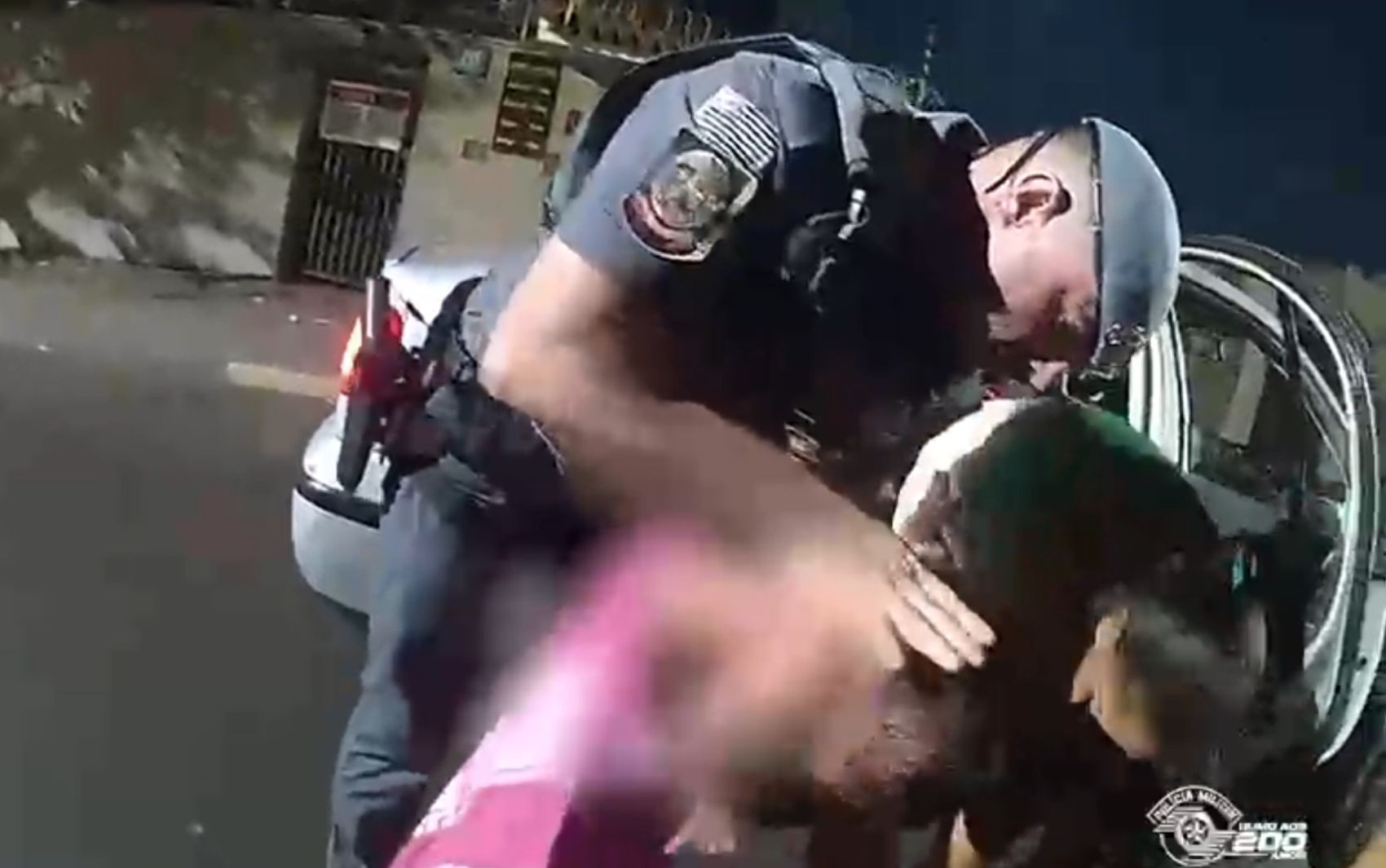 Bebê de 1 mês é salva por PMs em Ribeirão Preto, SP, após engasgar; VÍDEO