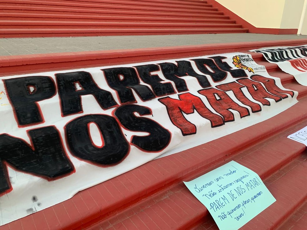 Ato 'Parem de Nos Matar' ocorreu nesta sexta-feira (25) em Rio Branco — Foto: Pedro Marcelo/Rede Amazônica Acre