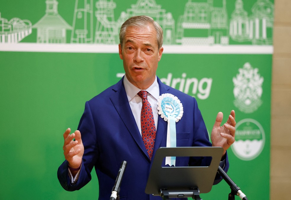 Nigel Farage após ser eleito para o Parlamento do Reino Unido, em 4 de julho de 2024 — Foto: REUTERS/Clodagh Kilcoyne