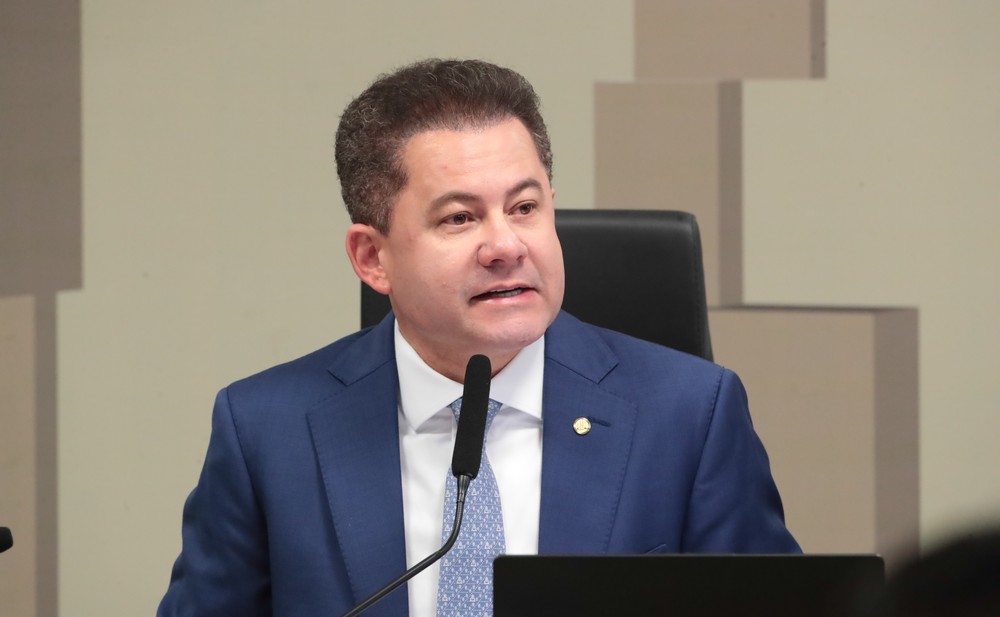 Polícia Federal cumpre mandados contra deputado federal em operação sobre desvio de emendas parlamentares