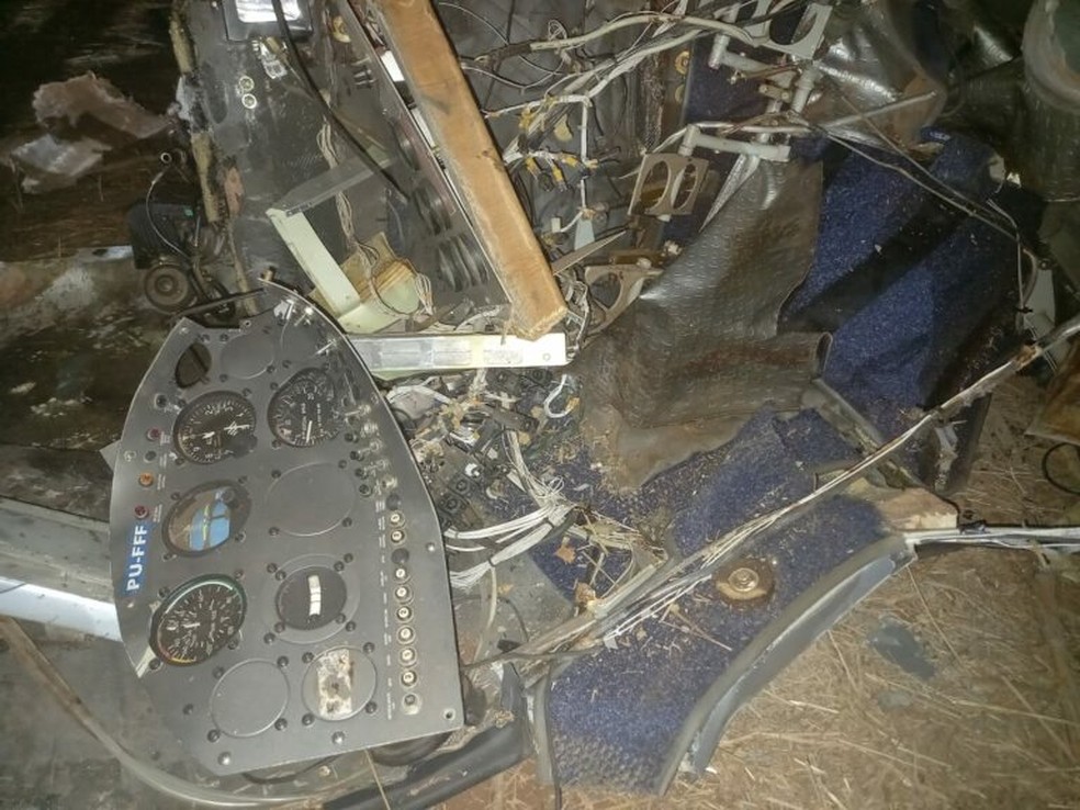 Motor da aeronave de pequeno porte após acidente — Foto: Reprodução/WhatsApp