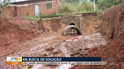 Buraco aberto no Aureny III preocupa moradores