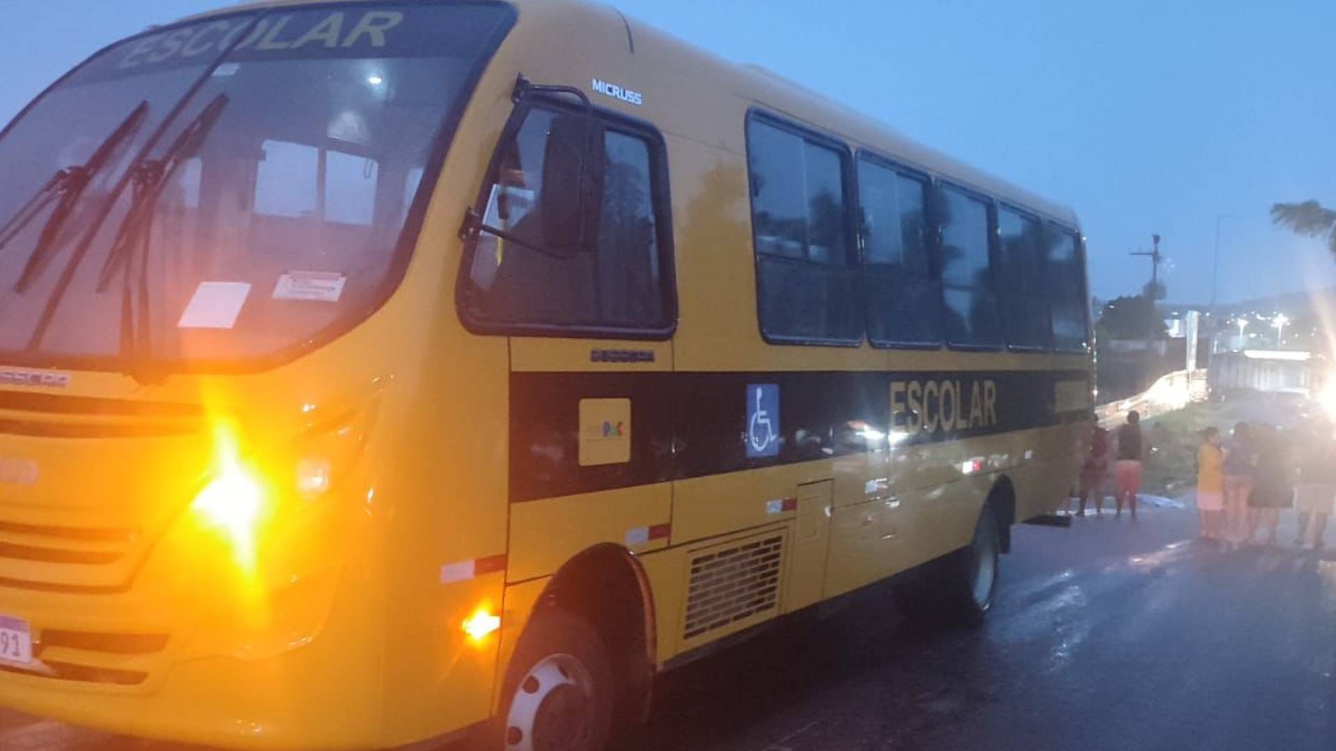 Menina de 10 anos morre após cair de ônibus escolar em Nova Russas, interior do Ceará