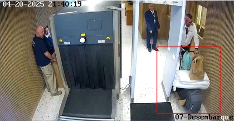 Imagens do desembarque do piloto Jos� Jorge de Oliveira Junior no aeroporto S�o Paulo Catarina Aeroporto Executivo Internacional, situado em S�o Roque/SP � Foto: Reprodu��o