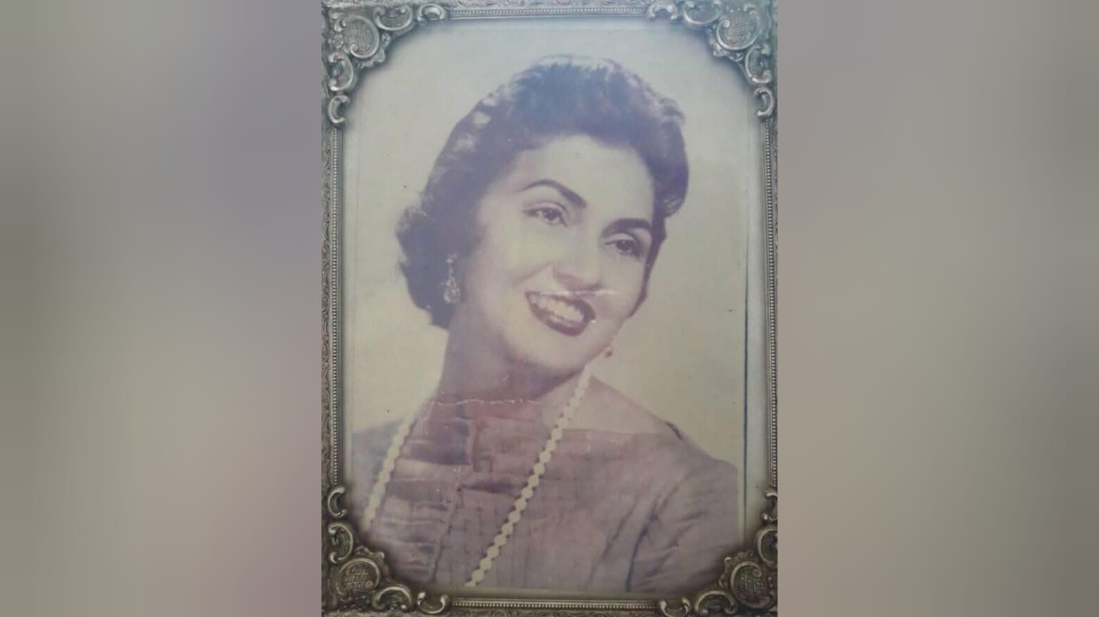 Da costura para bailes e colunas sociais: conheça Mirian Fonna, ícone da moda santarena