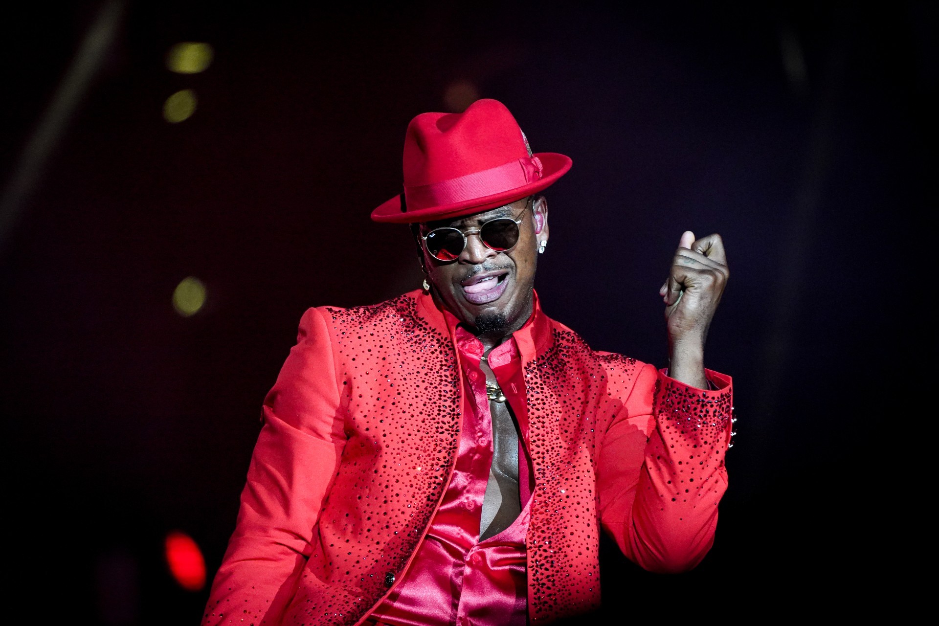 Mulher processa Ne-Yo e alega ter sido atacada por cão do cantor ao entregar pacote