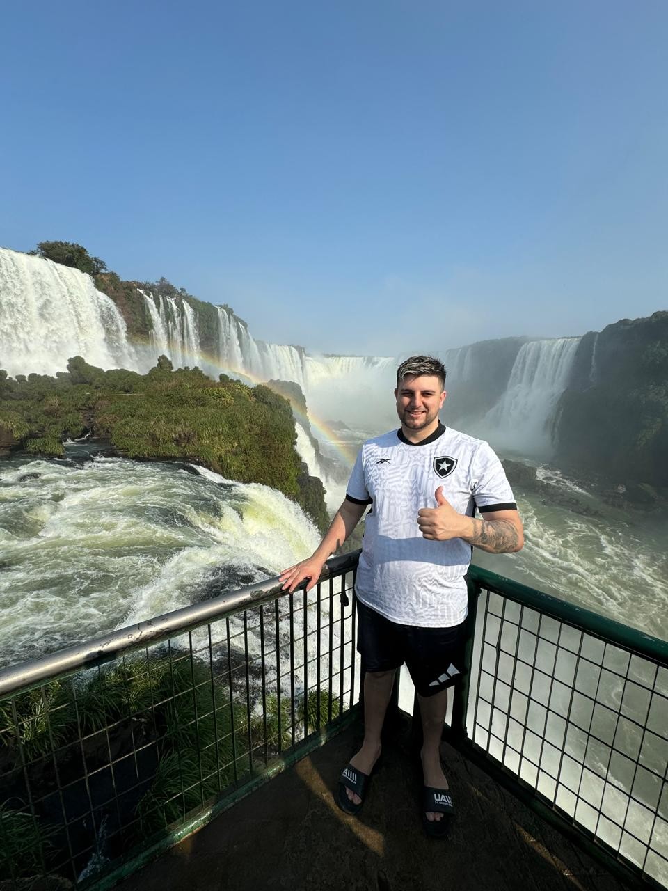 Pai de uma filha, botafoguense e prestes a deixar o RJ: quem era o comerciante morto em abordagem policial na Pavuna