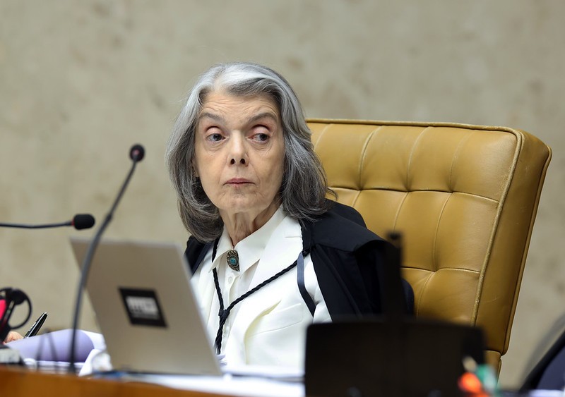 Após julgamento no STF, Cármen Lúcia diz que 'lamenta' momento de descrença nas instituições