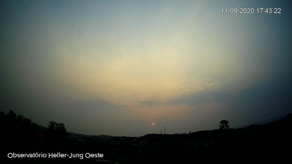 Fumaça foi percebida pelo Observatório Heller Jung, em Taquara — Foto: Observatório Heller Jung/Divulgação