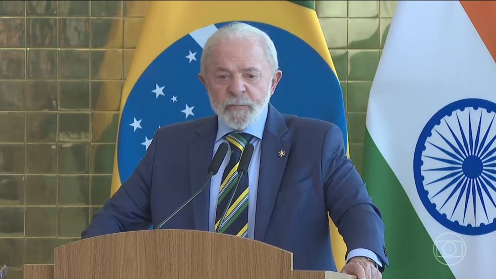 Tarifaço de Trump: Lula diz que taxas serão respondidas 'à luz da lei brasileira de reciprocidade'