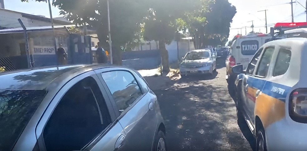 PM procura por homem, que fugiu da Emei no Bairro Segismundo Pereira — Foto: Reprodução/TV Integração