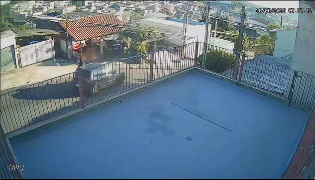 Mulher tenta parar carro desgovernado em Várzea Paulista