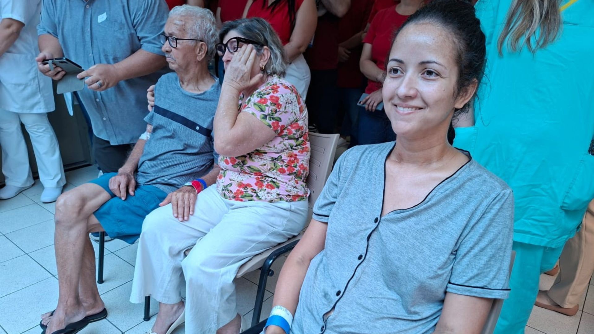 Funcionários e grupo de música fazem cantata de clássicos natalinos em hospital: ‘Trouxe esperança’, diz mãe de paciente