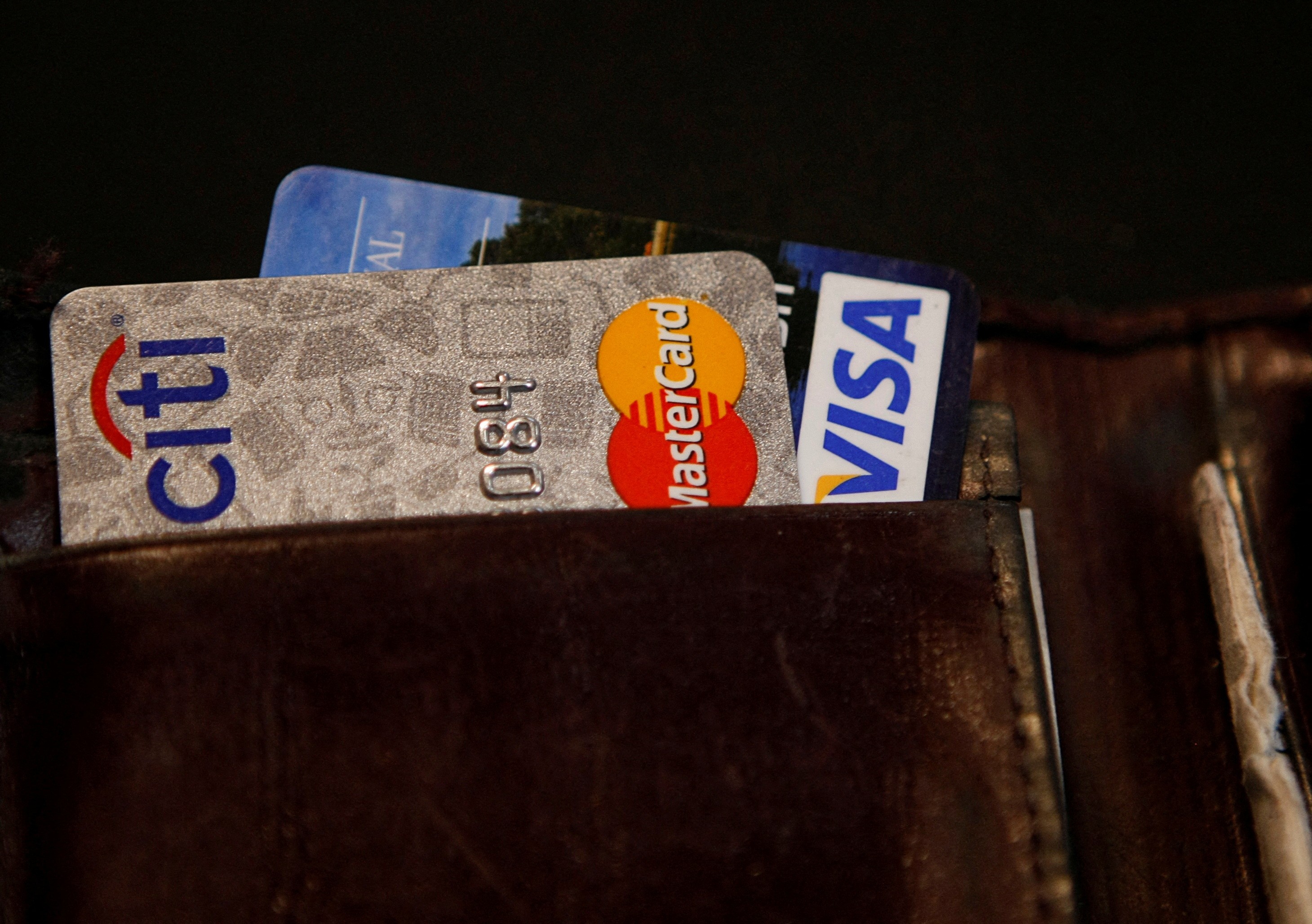 Rotativo do cartão: entenda como o novo limite pode influenciar oferta de crédito e inadimplência