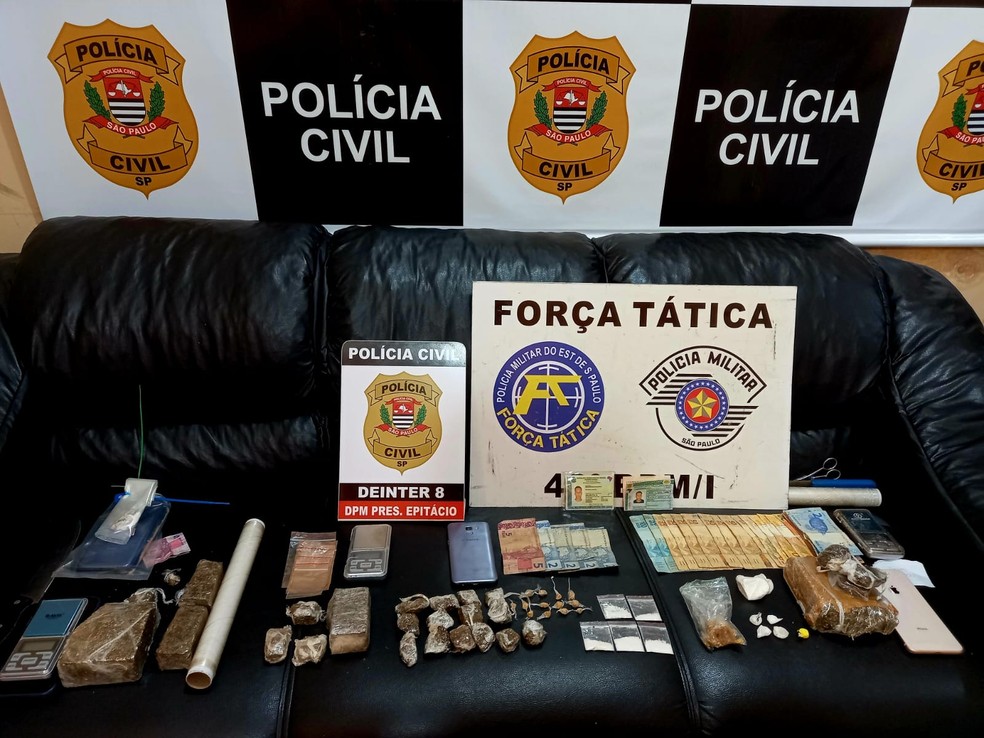 Quatro homens foram presos por tráfico de drogas em Presidente Epitácio (SP) — Foto: Polícia Civil