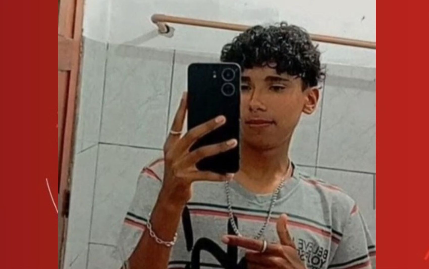 VÍDEO: adolescente morre após se desequilibrar em moto quando passava por 'quebra-molas' e ser atingido por caminhão na Bahia
