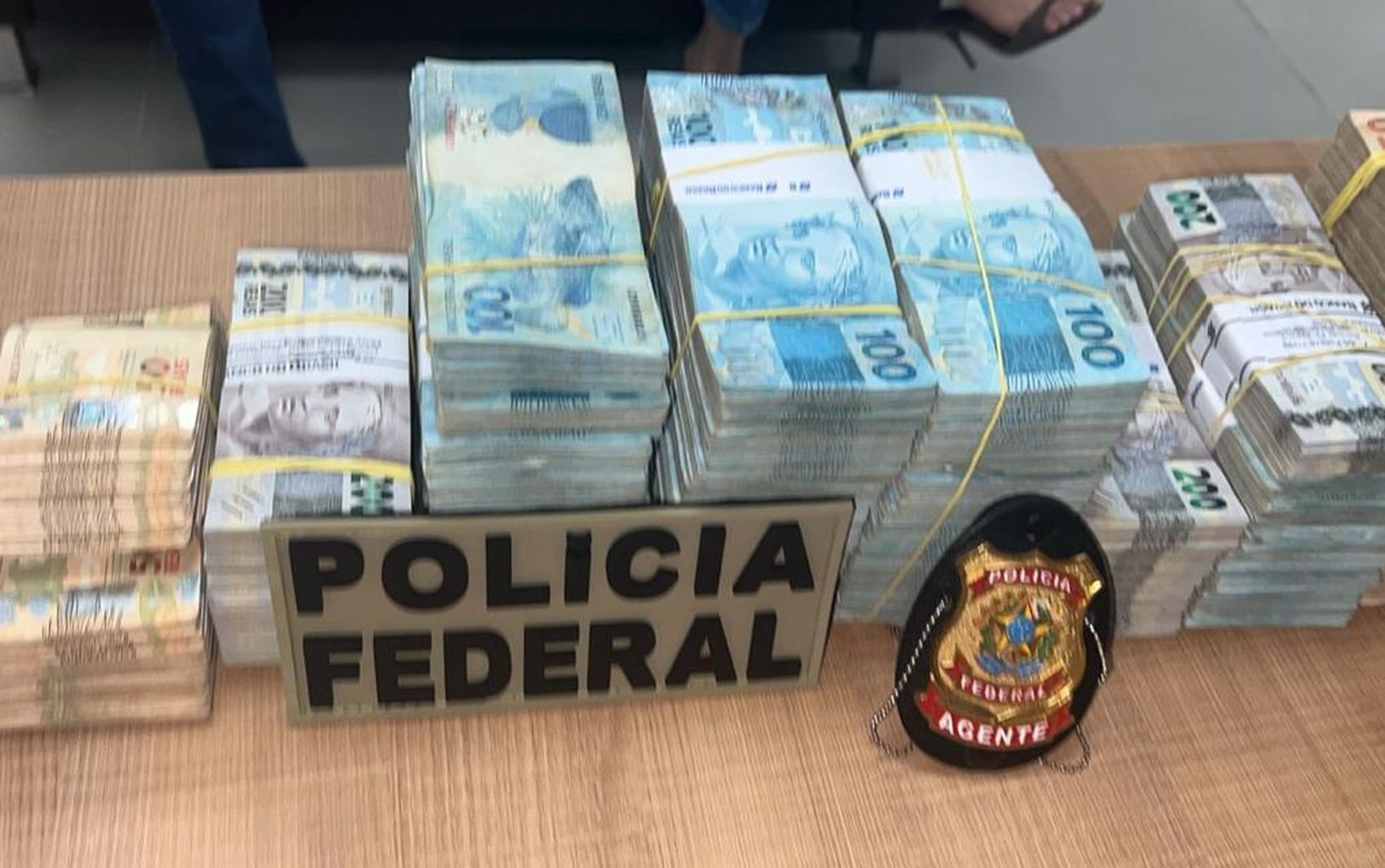 PF apreende R$ 719 mil com indícios de desvio de recursos públicos em Itabaiana