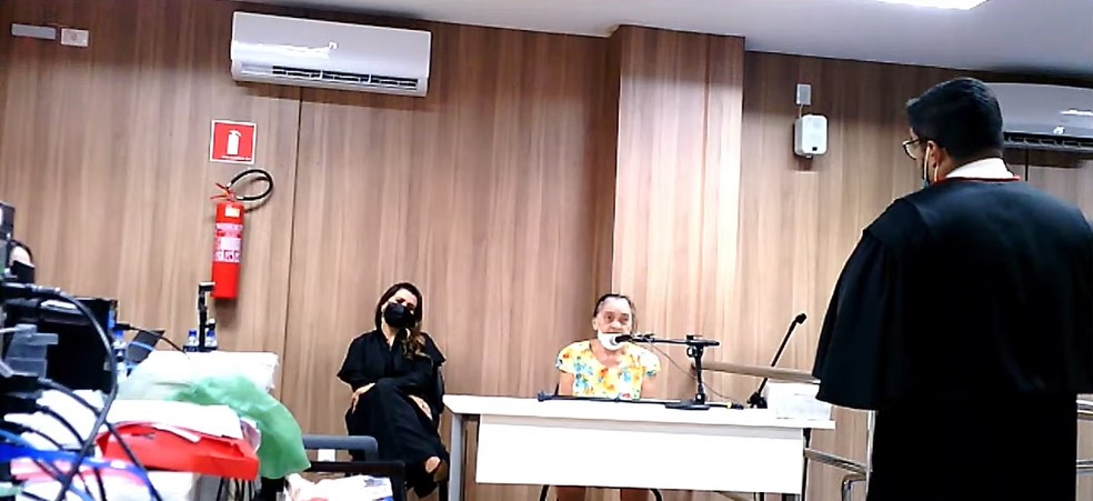 Maria Nerci confessa que matou a filha Izadora Mourão durante depoimento em Pedro II — Foto: Reprodução