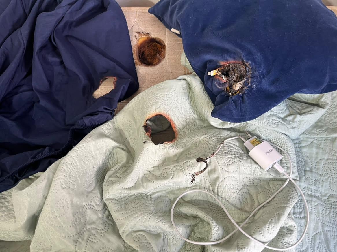 Carregador de celular pega fogo e queima colchão enquanto jovem dormia, em João Pessoa; VÍDEO