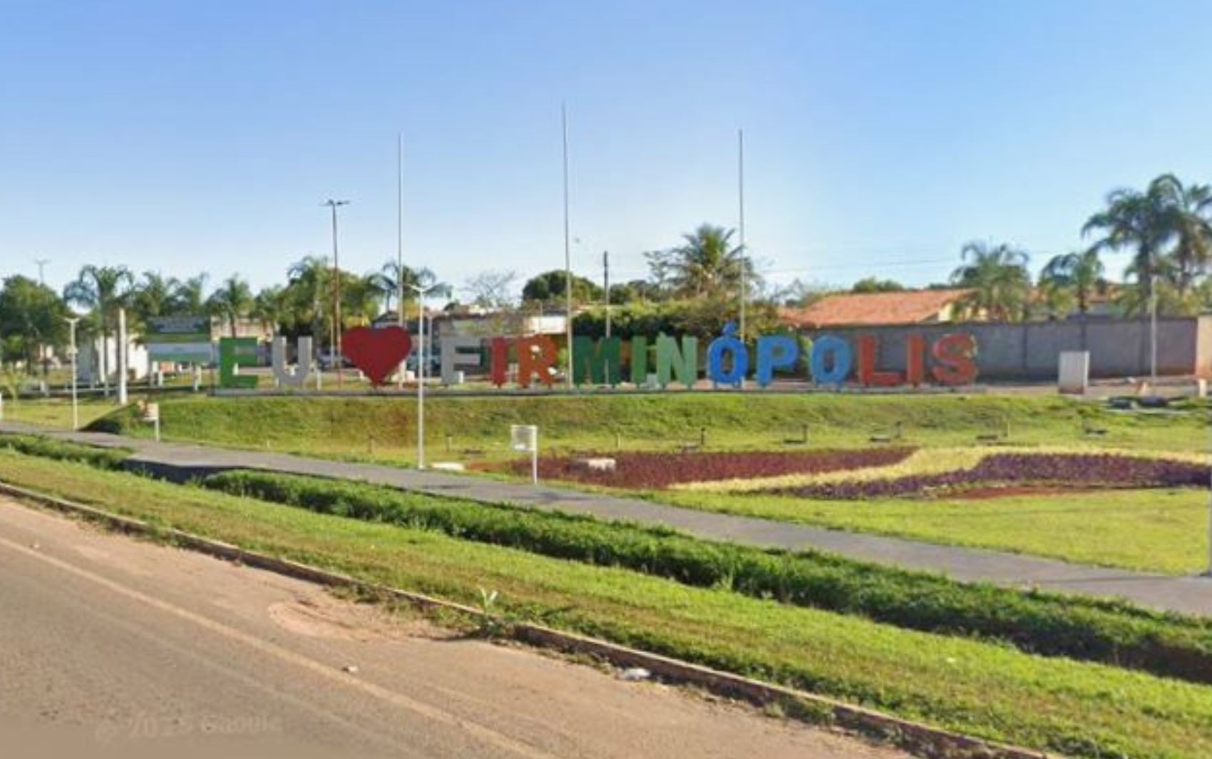 Prefeitura em Goiás lança seleção com salários de quase R$ 6 mil