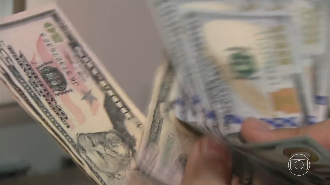 Guerra comercial de Trump faz dólar bater R$ 5,90 e traz de volta pressão inflacionária sobre o Brasil