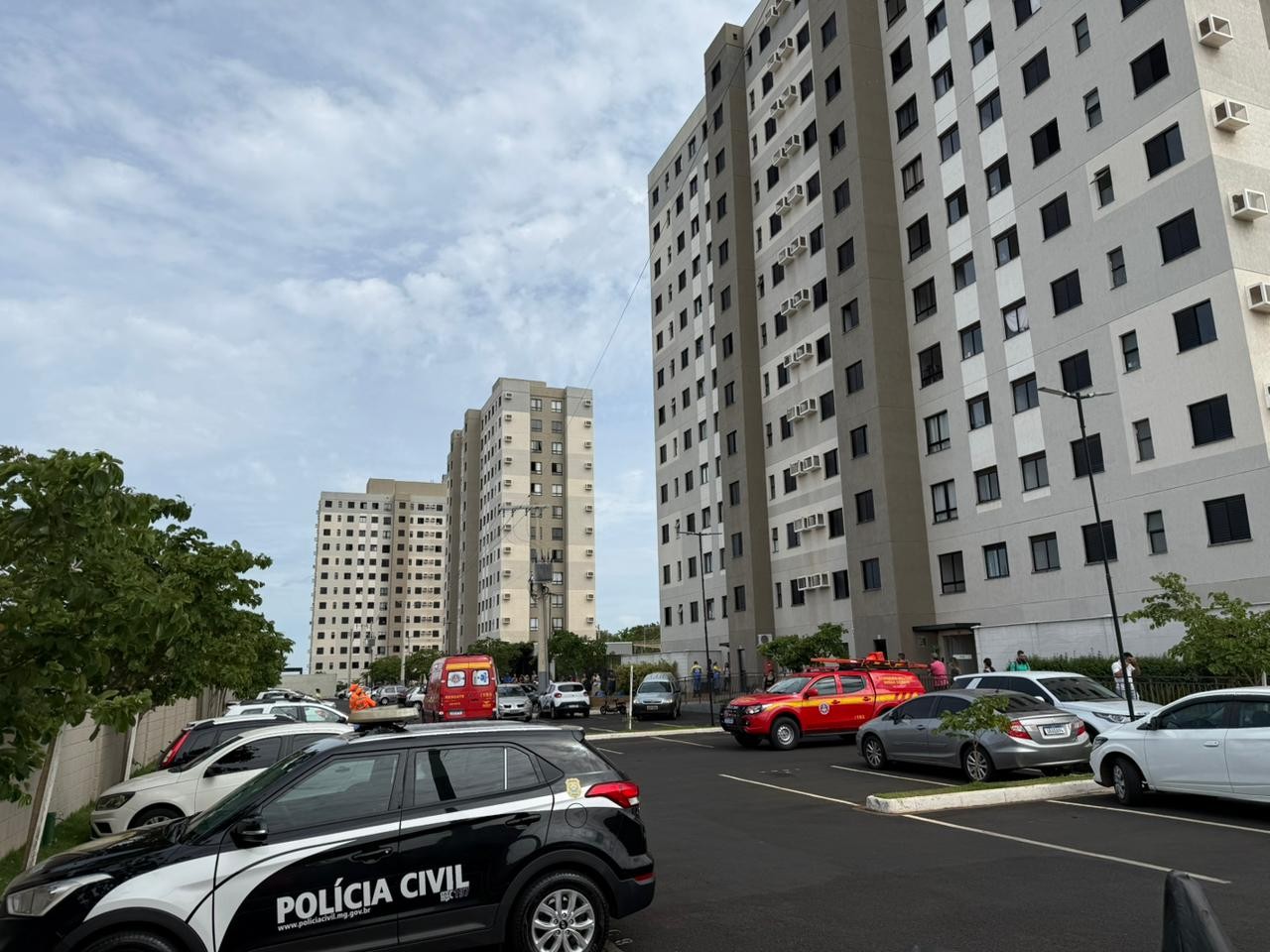 Criança morre ao cair do 12º andar de prédio no Bairro Grand Ville, em Uberlândia