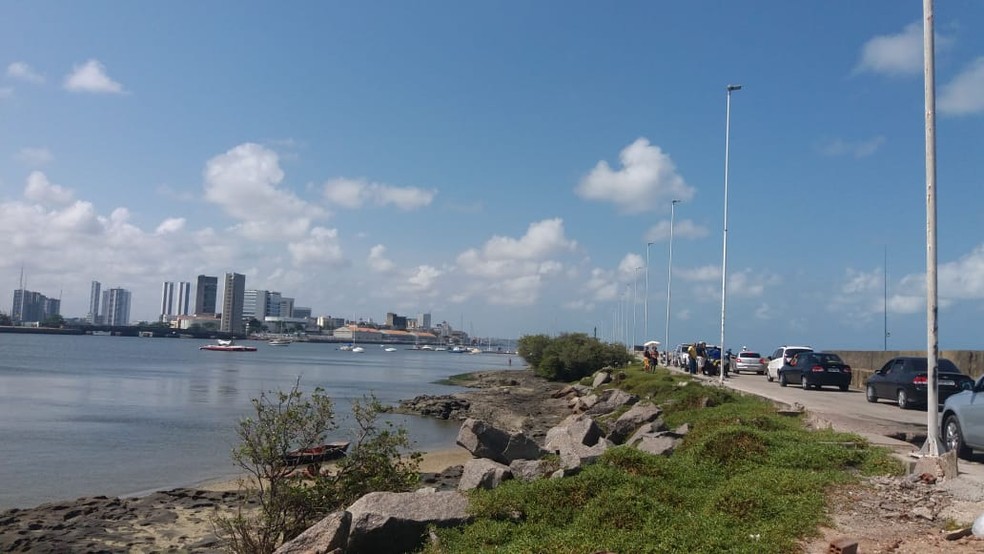 Mulher é encontrada morta com mãos e pés amarrados — Foto: Luna Markman/TV Globo