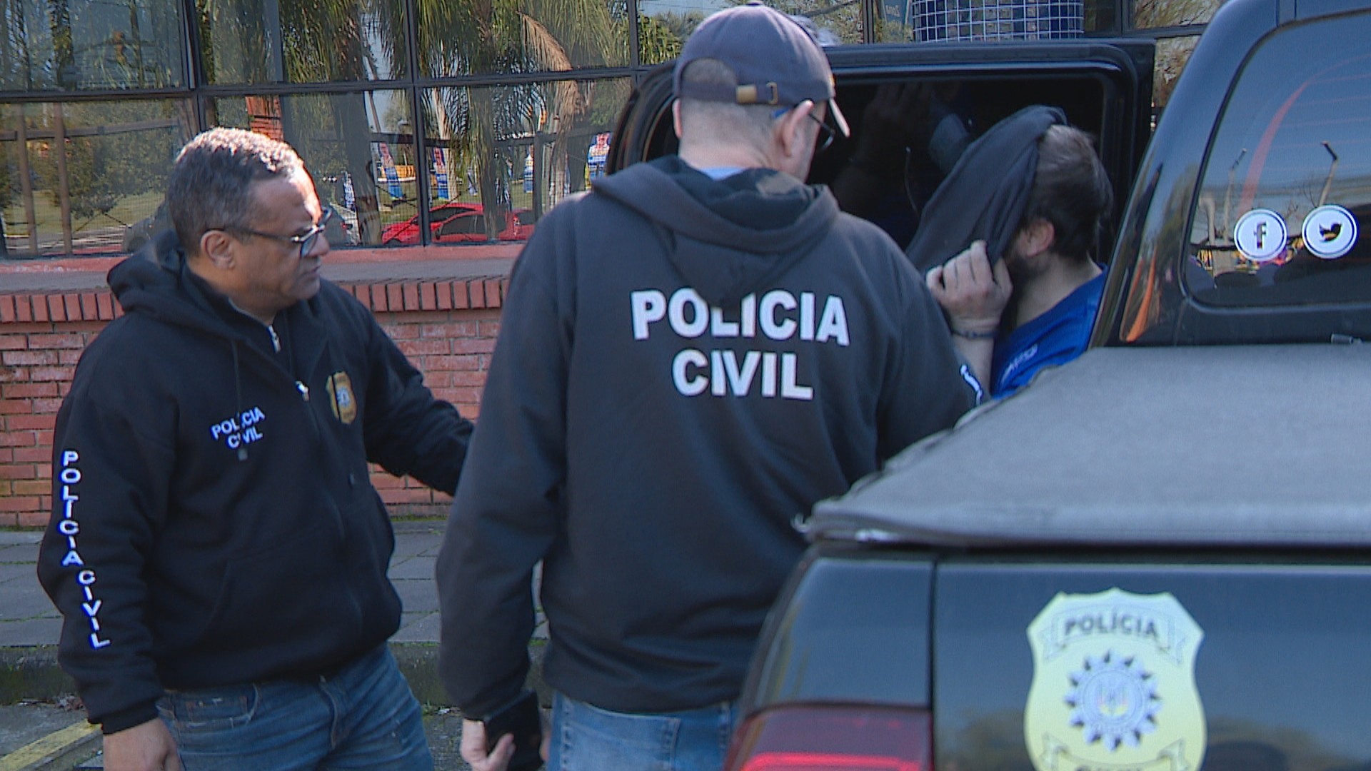 Homem é preso suspeito de usar IA para manipular imagens de abuso sexual infantil no RS; prisão é a 1ª do tipo no RS