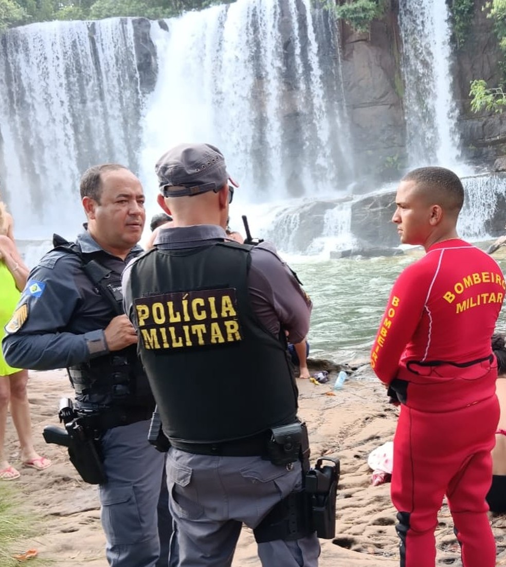 Corpo de Bombeiros informou que o jovem caiu de uma altura de 15 metros — Foto: Corpo de Bombeiros de Mato Grosso